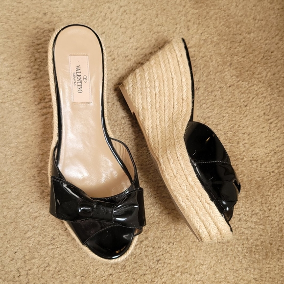 Valentino Garavani Shoes - Valentino Garavani spadrille sandals sz 8